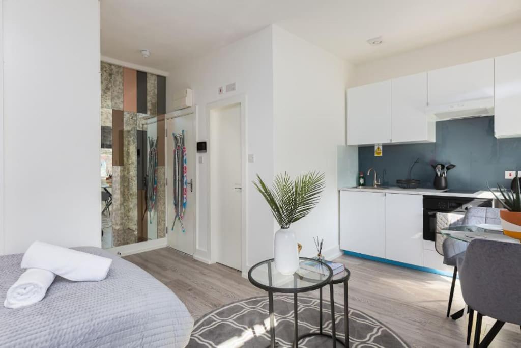Studio Apt, 8 Min Walk From Tube 3 Лондон Екстериор снимка