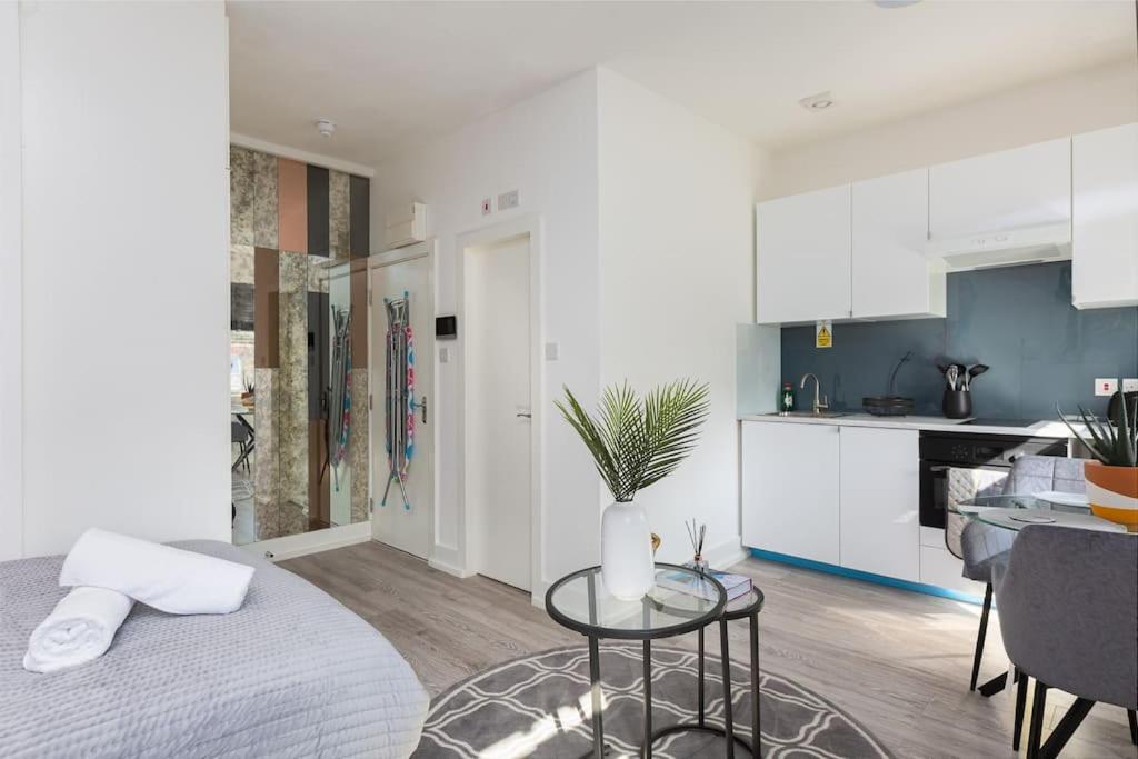 Studio Apt, 8 Min Walk From Tube 3 Лондон Екстериор снимка